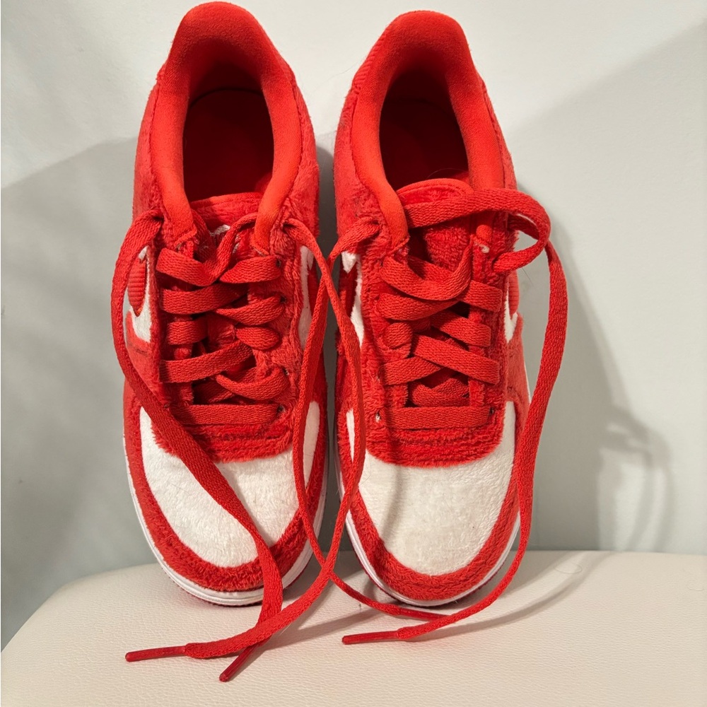 Sold ‼️ Red and White Nike Air Max Kids Girls Size 3Y - Picture 2 of 8